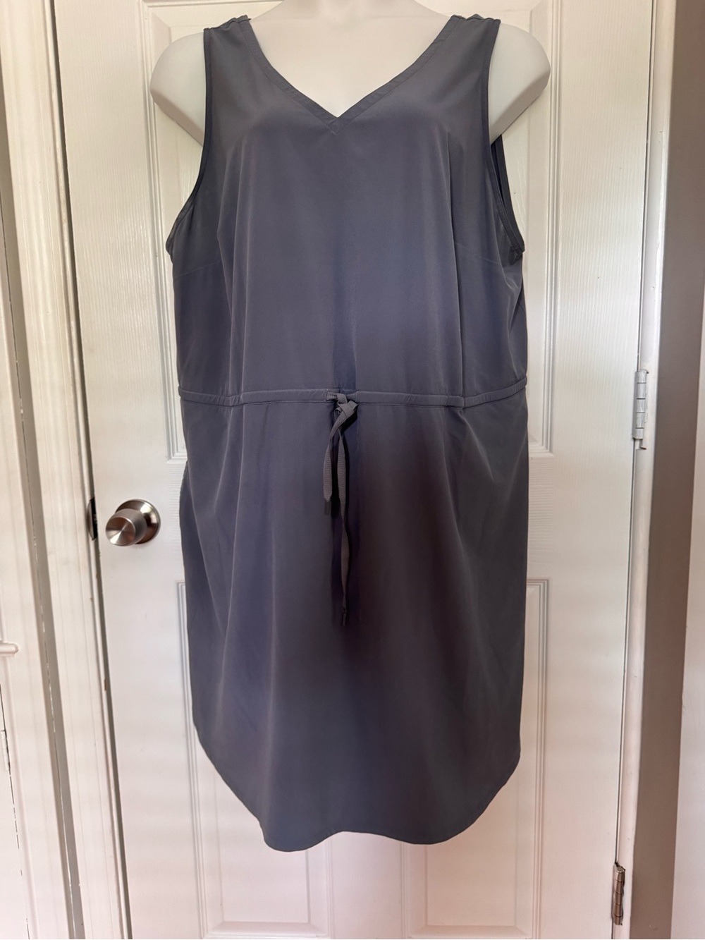 Eddie Bauer Sleeveless V-Neck Gray Midi Dress with Waist Tie
